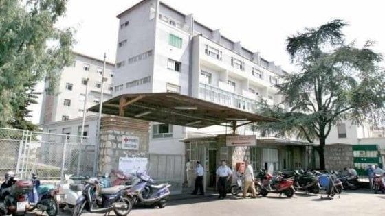 Castellammare: senza permesso di soggiorno partorisce e per paura lascia il neonato in ospedale
