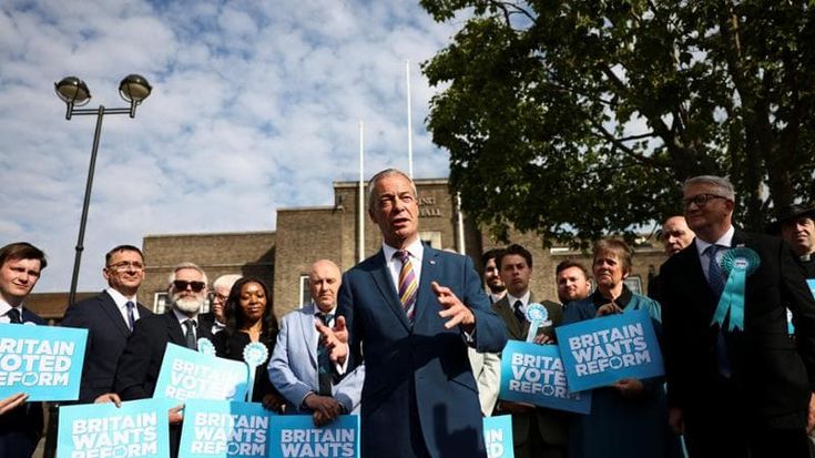 Elezioni locali in Inghilterra, parla Farage dopo il trionfo: “Destra e sinistra non esistono più”