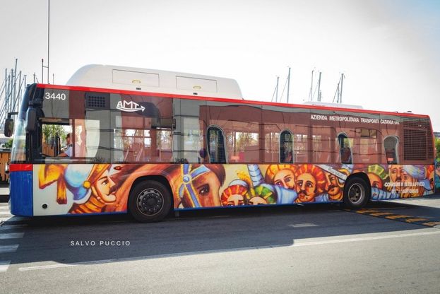 Catania, la street art si scopre in bus