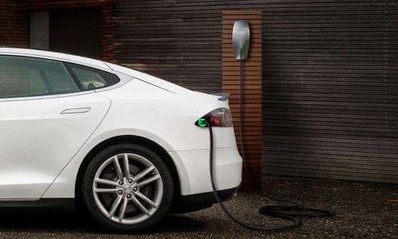 Tesla, cresce la rete europea di ricarica veloce