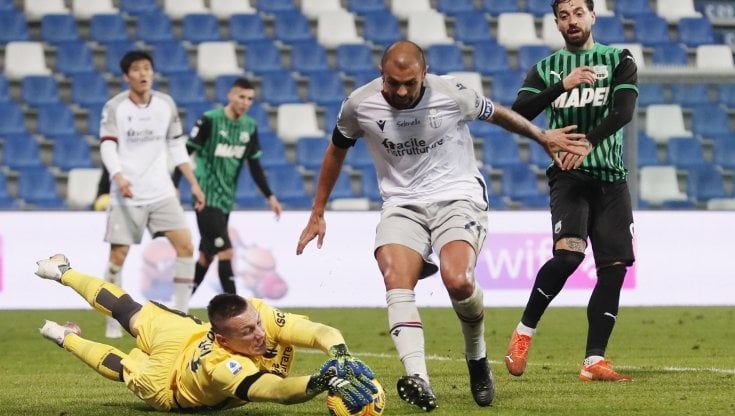 Sassuolo-Bologna, pareggio con polemiche: 1-1. Sinisa: "Partita rovinata dall'arbitro"