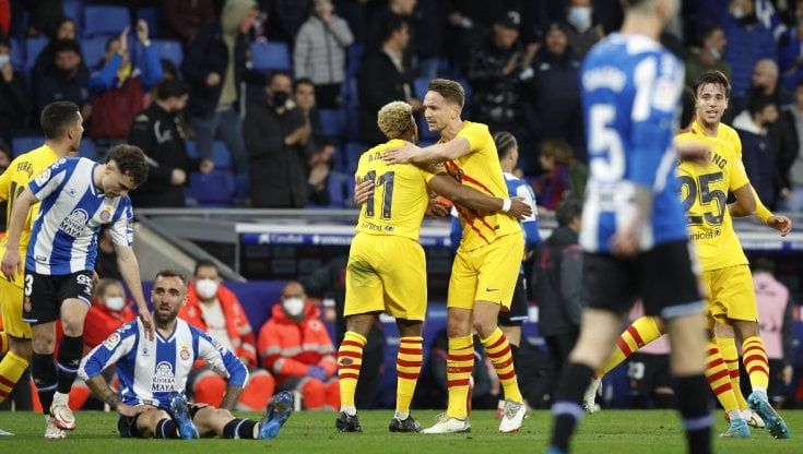 Liga, Luuk de Jong salva il Barcellona al 96': 2-2 con l'Espanyol