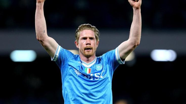 Il Napoli per la ricostruzione del teatro Sannazaro: all'asta 50 magliette di Kevin De Bruyne
