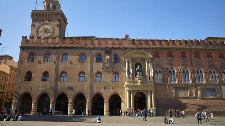 Sei milioni di donazioni: soldi, opere d’arte, libri e case, ecco i regali dei cittadini al Comune
