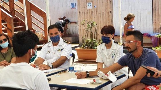 Salerno, il sogno di Francesco si avvera: bagnino con la sindrome di Asperger