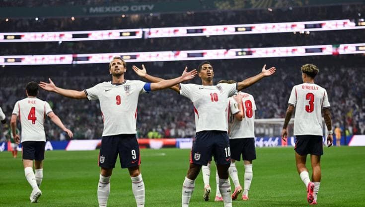 Inghilterra batte il Messico 3-2, ma il goffo infortunio di Henderson per esultare rovina la festa