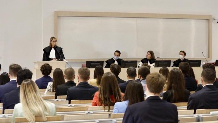 Scienze bancarie, festa di laurea per cento nuovo dottori