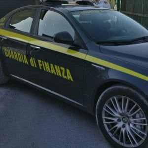 Roma, scoperti 250 chili di hashish in un tir: cinque arresti
