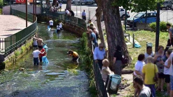 Cento volontari ripuliscono il Rio Palazzo, affluente del fiume Sarno