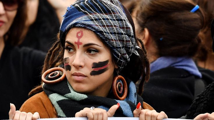 Antonella, la donna simbolo: “Mai più da sole, lo Stato ascolti il nostro grido”