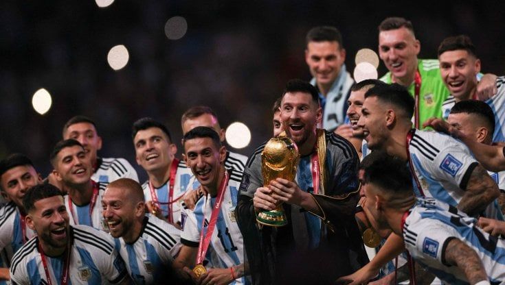 L'Argentina campione del mondo fa scalo a Roma. Ma niente incontro tra Bergoglio e Messi