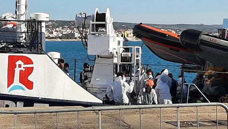 In 58 sbarcano a Pozzallo: "Meglio morti che nell'inferno libico"