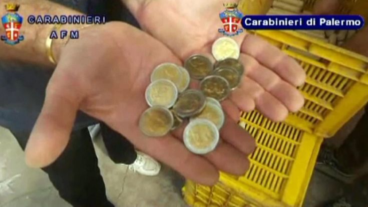 "Shanghai money", le immagini delle monete false sequestrate dai Carabinieri