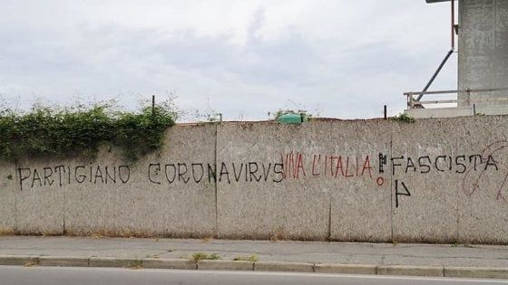 "Partigiano coronavirus, viva l'Italia fascista": le scritte della vergogna contro i martiri della Resistenza nel Milanese