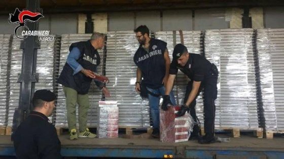 Salerno, 3,2 tonnellate di sigarette di contrabbando sequestrate ad Angri