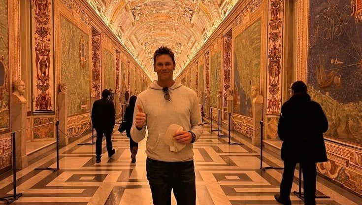 Tom Brady, vacanze romane ma senza Gisele 