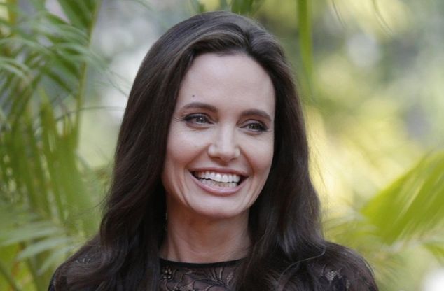 Cambogia, la prima apparizione pubblica di Angelina Jolie dopo il divorzio