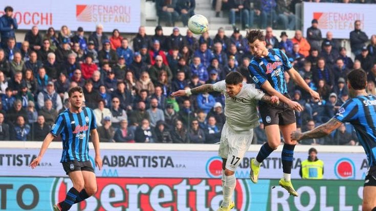 Il Napoli beffato a Bergamo. L'Atalanta vince 2-1, gravissimi errori dell'arbitro