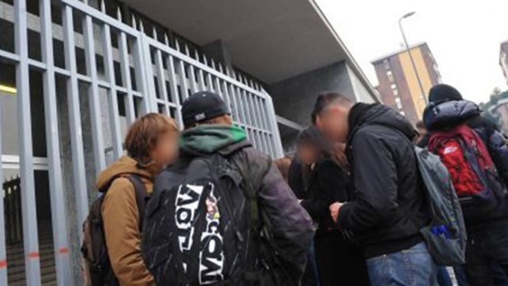 Bari, l'invasione delle smart drugs: la droga dei ragazzini arriva a casa e costa 3 euro