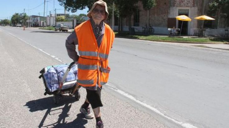 La nonna pellegrina in Argentina: 1.300 km a piedi a 91 anni