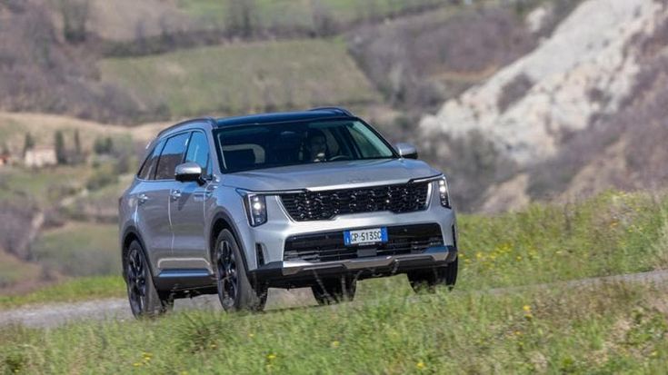 Kia Sorento, la riscossa del turbodiesel da 2.2 litri: tanta autonomia e bassi consumi