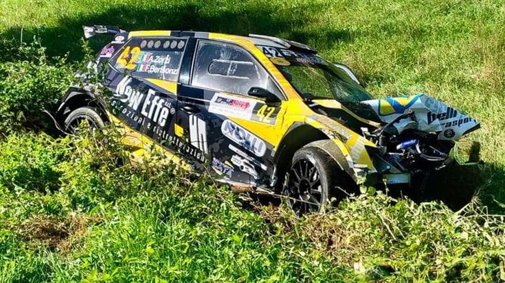 Incidente al Rally 1000 Miglia a Brescia: un’auto in gara travolge e uccide uno spettatore