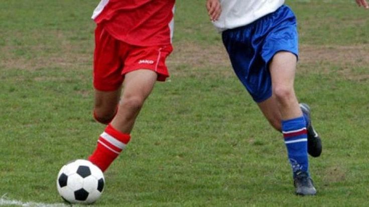 Lacrime in panchina, un baby calciatore denuncia offese razziste