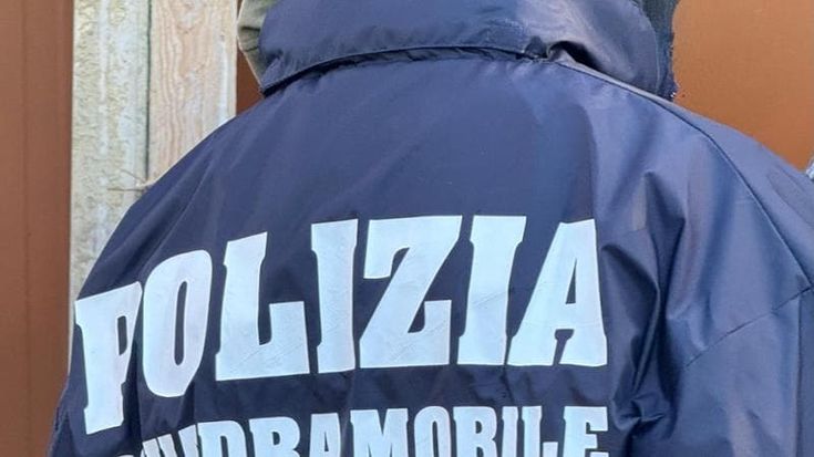 Violentò la figlia di 14 anni, arrestato latitante in Perù: deve scontare 16 anni di carcere