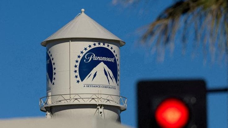 Hollywood contro il mega accordo Paramount-Warner: oltre mille firme per bloccare la fusione