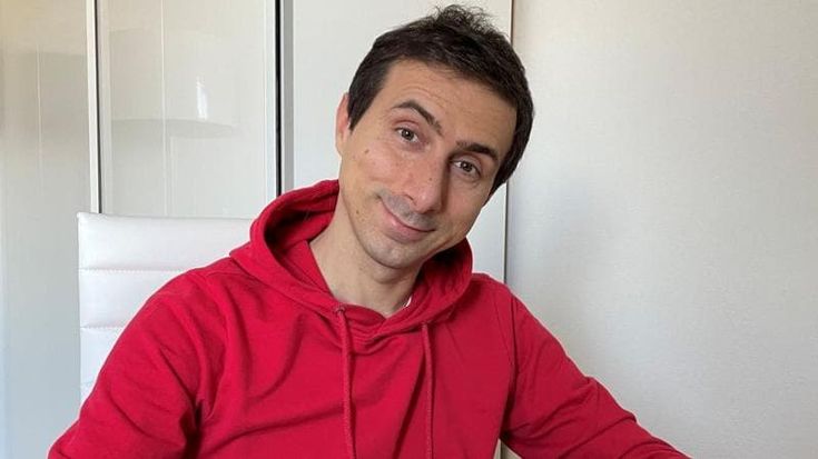 Pera Toons: “L’umorismo è allenamento, ridete anche per finta. Io mi faccio aiutare da mia figlia”