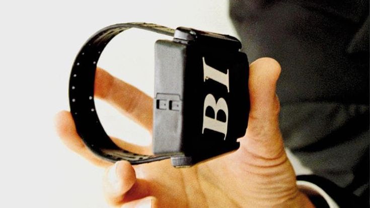 Continua a molestare l’ex dopo il no al braccialetto