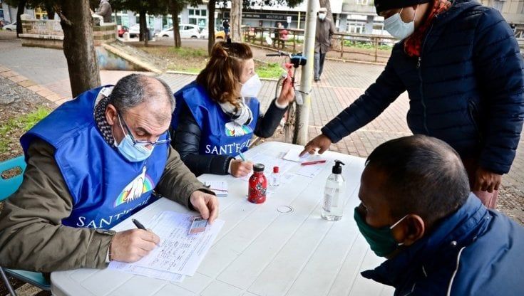 Volontariato, distribuzione di oltre 600 sacchetti di generi alimentari e di prima necessità a famiglie bisognose