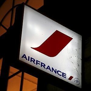 Air France taglia lo stipendio dei piloti, i sindacati minacciano il caos