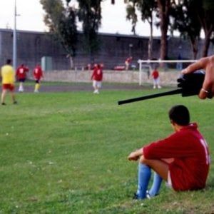 Lodi, donna arbitro filmata nello spogliatoio dopo il trofeo under 15: giudice sportivo manda atti a Figc