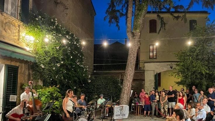 Giardini e Serre, il verde della città che d’estate ospita concerti, libri, danza e teatro