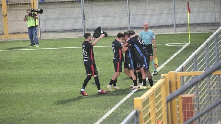 Il Catania dilaga a Picernoe salva la panchina di Longo