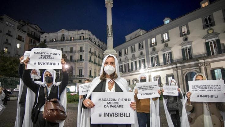 Napoli, marzo 2020: protesta dei commercianti per i mancati sostegni durante il Covid