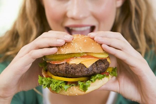 Paese che vai, hamburger che trovi: eccone 8 per fare un giro del mondo