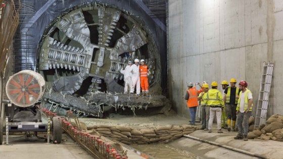 Metrò Milano, la prima galleria della talpa Stefania: avanzano i lavori della M4