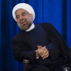Iran, in bilico tra le aperture di Rohani e le frustate in pubblico inflitte anche ai poeti