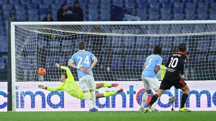 Como, lezione di calcio all’Olimpico: Lazio travolta (3-0) e contestata
