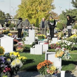 Scandalo trasferte, azzerati i vertici dell'azienda cimiteri 