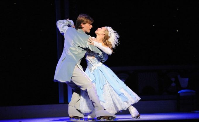 Salti, piroette e acrobazie: Cenerentola On Ice in scena al teatro Brancaccio dal 15 al 20 gennaio