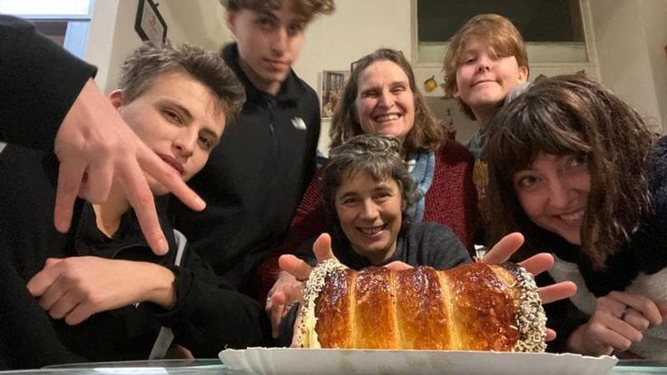 “Io, figlia di due mamme: così quel doppio cognome mi ha cambiato la vita”