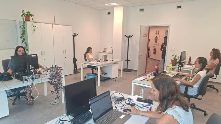 “Come possiamo aiutarla?”: le telefonate del centralino di Milano per combattere caldo e solitudine