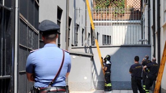 Milano, uomo trovato in coma in viale Jenner: forse è precipitato dal tetto di un edificio