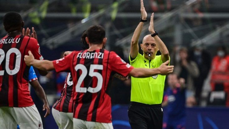 Cakir, chi è l'arbitro turco che danneggia le italiane