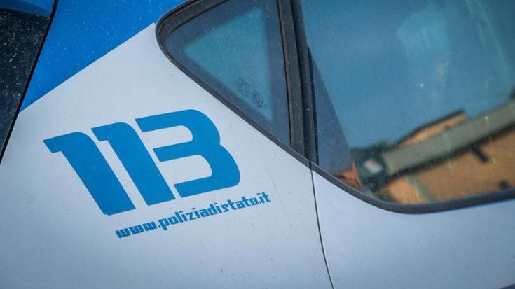 Rivolta nel centro di permanenza di Milo, feriti cinque agenti