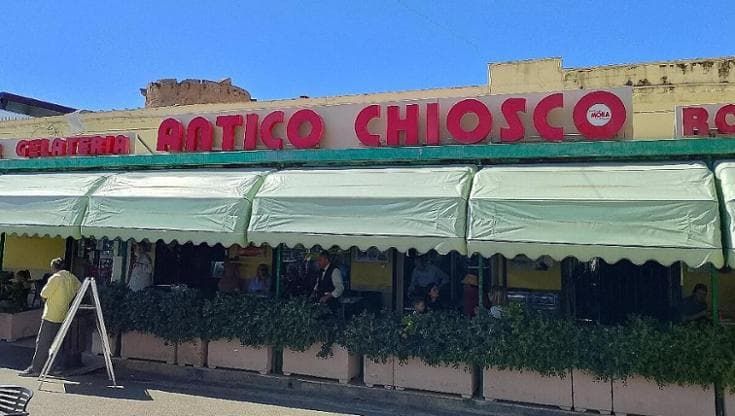 Palermo, chiude l’Antico Chiosco a Mondello. Libri in tribunale: “Non ce la facciamo più”