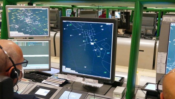 Aerei, sciopero il 3 maggio per i controllori Enav. I voli cancellati e i garantiti